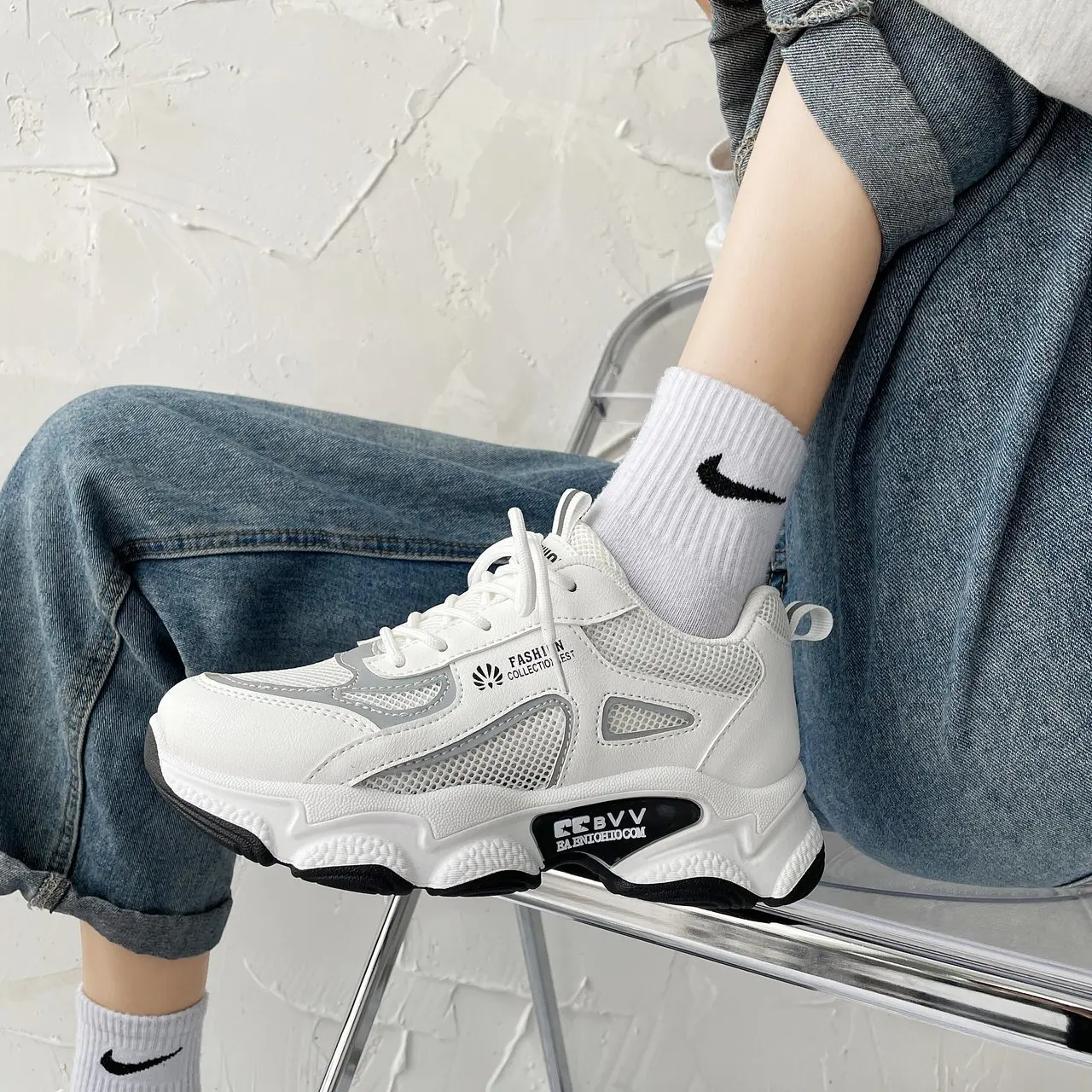 Ladies Lightweight Running Shoes Summer Ultralight Breathable Sneakers Walking Shoes Girls Sneakers Size 35-41
Ladies Lightweight Running Shoes Summer Ultralight Breathable Sneakers Walking Shoes Girls Sneakers Size 35-41