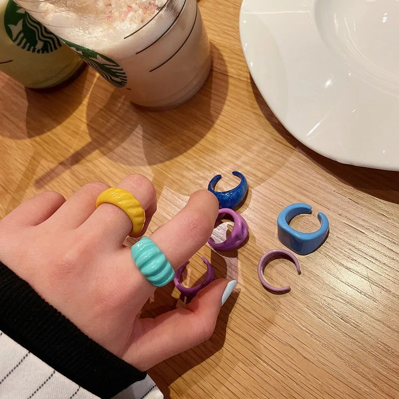 New Lovely Punk Hyperbole Rings Hand-painted Colorful Acrylic Twisted Croissants Geometric Irregular Open Ring For Women Jewelry
New Lovely Punk Hyperbole Rings Hand-painted Colorful Acrylic Twisted Croissants Geometric Irregular Open Ring For Women Jewelry