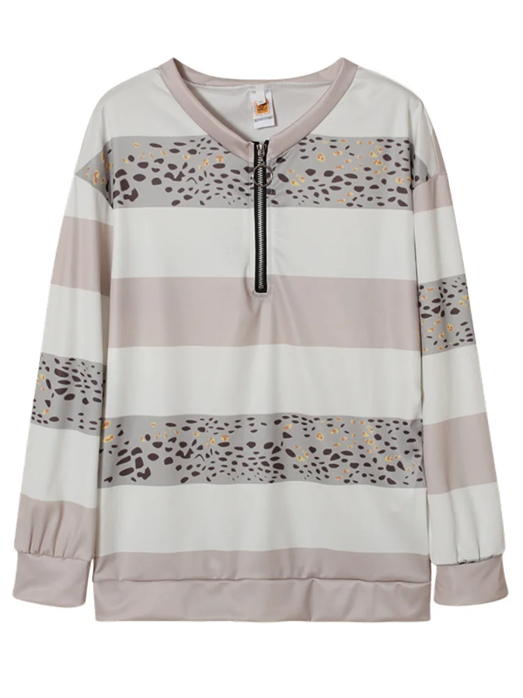 2021 Autumn and Winter Female Casual Stripe Printing Hedging Loose Zipper Hoodie
2021 Autumn and Winter Female Casual Stripe Printing Hedging Loose Zipper Hoodie