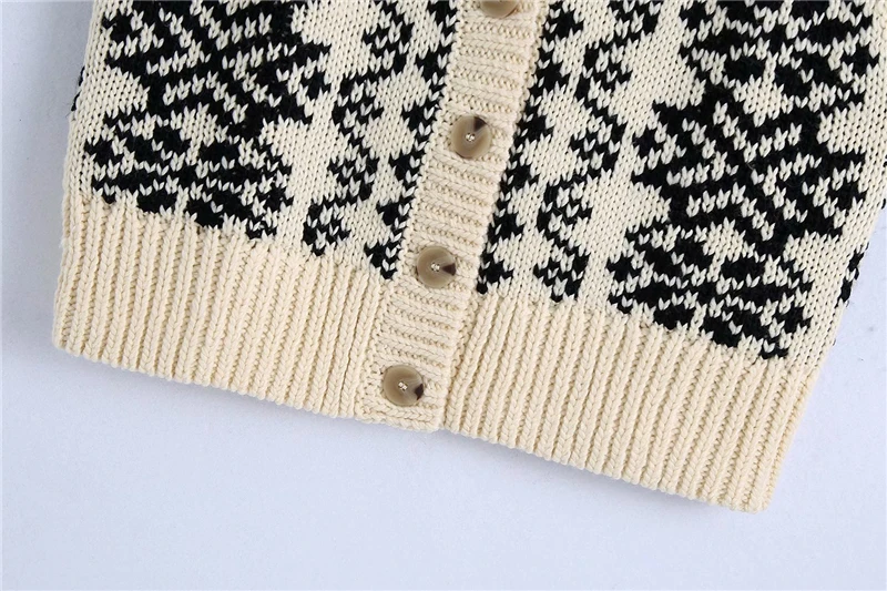 Streetwear Women Geometric Jacquard Sweater Tanks 2020 Fashion Ladies V-Neck Knitted Tops Vintage Female Chic Button Vest
Streetwear Women Geometric Jacquard Sweater Tanks 2020 Fashion Ladies V-Neck Knitted Tops Vintage Female Chic Button Vest