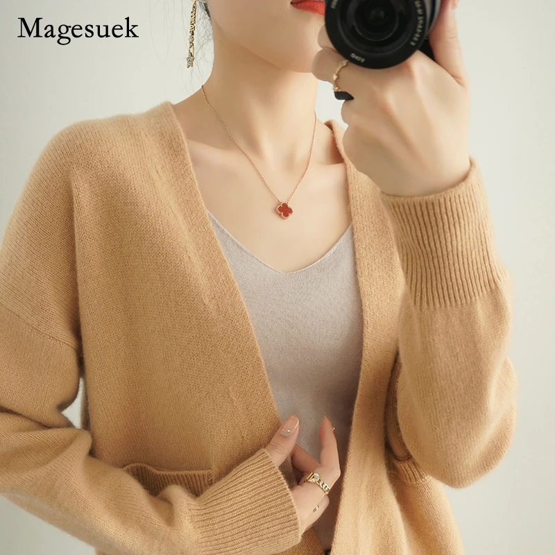 

Retro 2021 Spring and Autumn Wool Knitted Sweater Cardigan Women Solid V-neck Loose Sweater Coat Elegant Cashmere Cardigan 17836