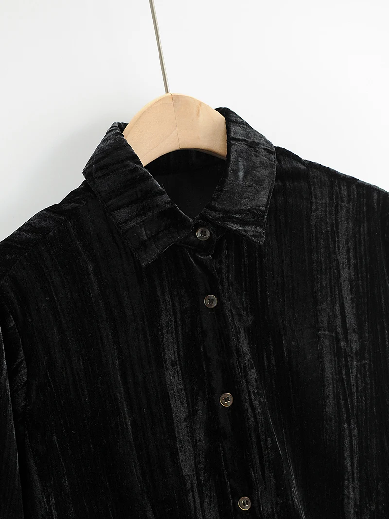 2020 Free Inspirit New Arrival Winter Female Velvet Solid Casual Turn-down Collar Women's Loose Vintage Blouses 
2020 Free Inspirit New Arrival Winter Female Velvet Solid Casual Turn-down Collar Women's Loose Vintage Blouses