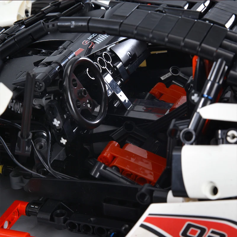 Mould King 13067 Technical APP Remote Control Super Hypercar Veneno Roadster Car Building Blocks Bricks 1928pcs Educational Toy
Mould King 13067 Technical APP Remote Control Super Hypercar Veneno Roadster Car Building Blocks Bricks 1928pcs Educational Toy