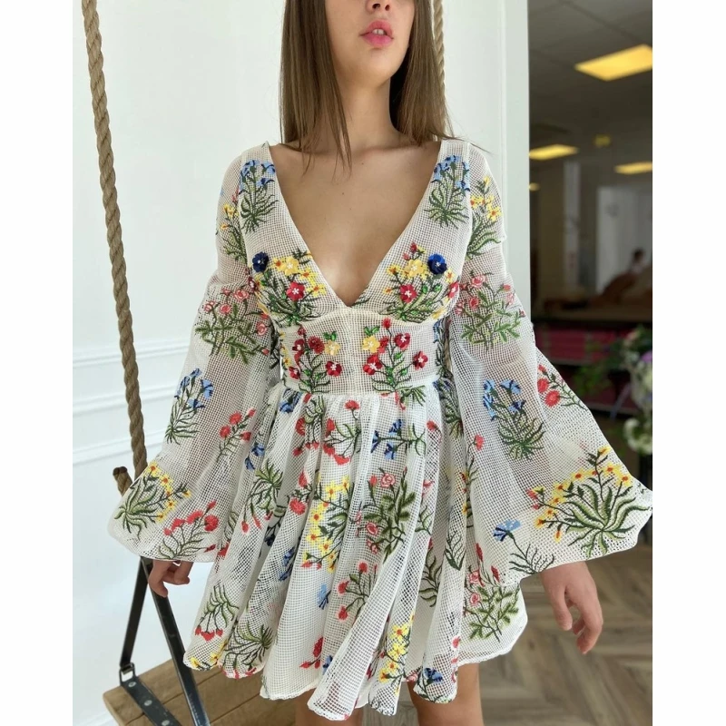 Women's New Mesh Embroidery Sexy Cute Lantern Sleeve Dress Floral Embroidery Sexy V-neck Dress 2021 Cute Mini Vintage Dress
Women's New Mesh Embroidery Sexy Cute Lantern Sleeve Dress Floral Embroidery Sexy V-neck Dress 2021 Cute Mini Vintage Dress