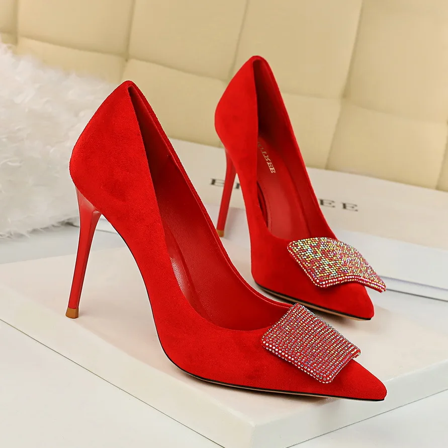 Korean High Heel Shoes-Banquet Women's Shoes Thin Heeled High-Heel Suede Shallow Mouth Pointed Shiny Man-made Diamond Shoes
Korean High Heel Shoes-Banquet Women's Shoes Thin Heeled High-Heel Suede Shallow Mouth Pointed Shiny Man-made Diamond Shoes