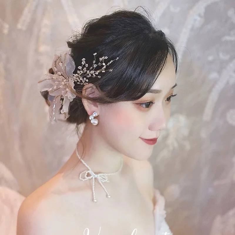Crystal Beaded Crepe Flower Hair Decoration Bridal Headdress Side Clip Wedding Hair Accessories 2021 New
Crystal Beaded Crepe Flower Hair Decoration Bridal Headdress Side Clip Wedding Hair Accessories 2021 New