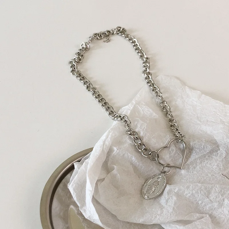 Kpop Fashion Chain heart silver color Necklace For Women Men Jewelry Gifts Key Cross coin Pendant Aesthetic Necklace Accessories
Kpop Fashion Chain heart silver color Necklace For Women Men Jewelry Gifts Key Cross coin Pendant Aesthetic Necklace Accessories