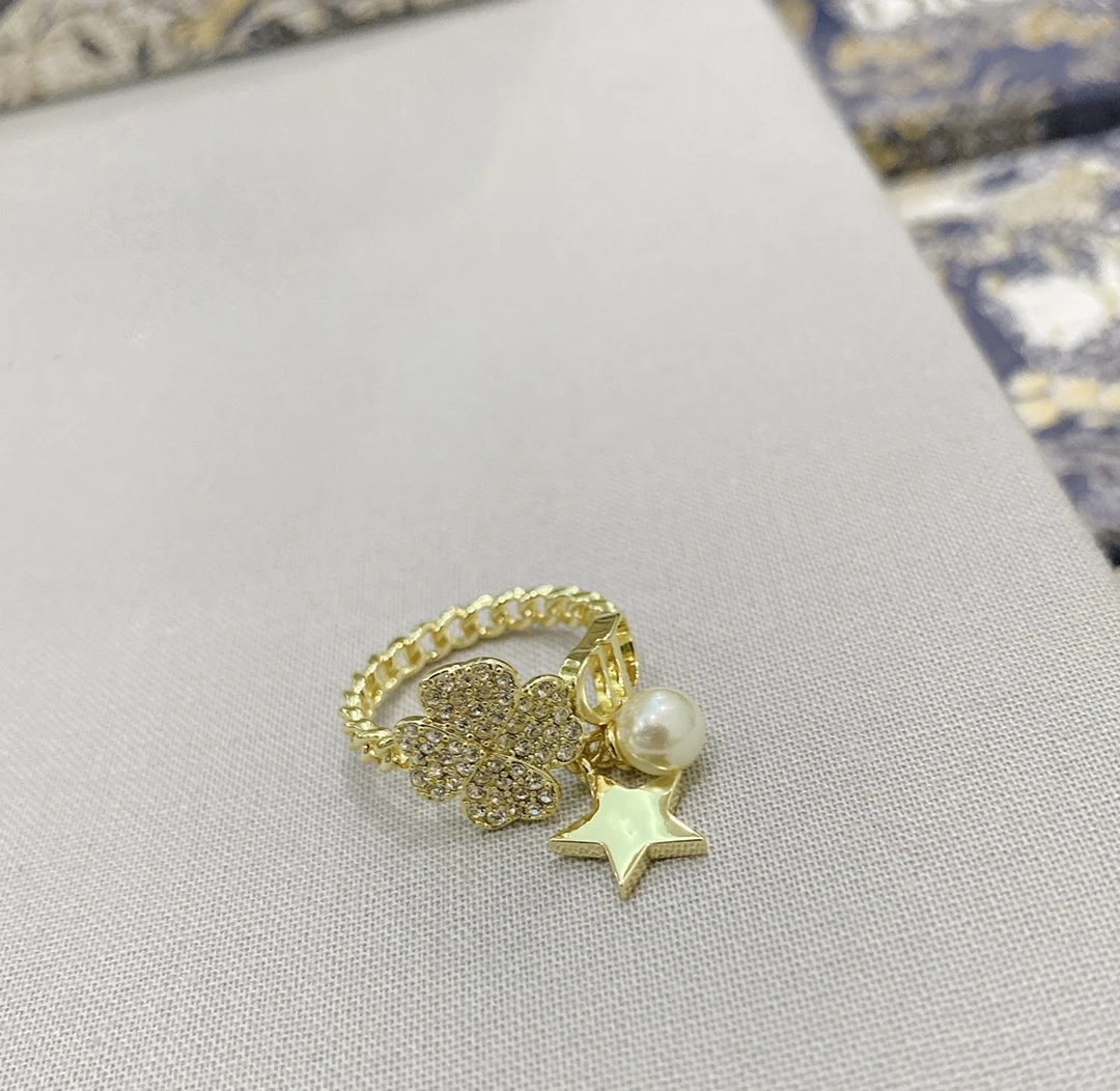 New Diamond Letter Ring Cd 1:1 Gold Ring Female Simple Four-Leaf Clover Star Fashion Love Bohemian Women's Holiday Gift
New Diamond Letter Ring Cd 1:1 Gold Ring Female Simple Four-Leaf Clover Star Fashion Love Bohemian Women's Holiday Gift