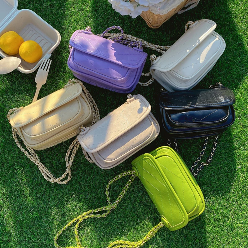 Женская сумка-мессенджер на цепочке, маленькая квадратная сумка через плечо с одной лямкой, лето 2021
Женская сумка-мессенджер на цепочке, маленькая квадратная сумка через плечо с одной лямкой, лето 2021