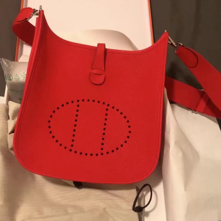 High-quality Leather Super Soft Large-capacity Messenger Bag Fashion All-match Mini Bag Red Crossbody Cow Bag Luxury Bags
High-quality Leather Super Soft Large-capacity Messenger Bag Fashion All-match Mini Bag Red Crossbody Cow Bag Luxury Bags