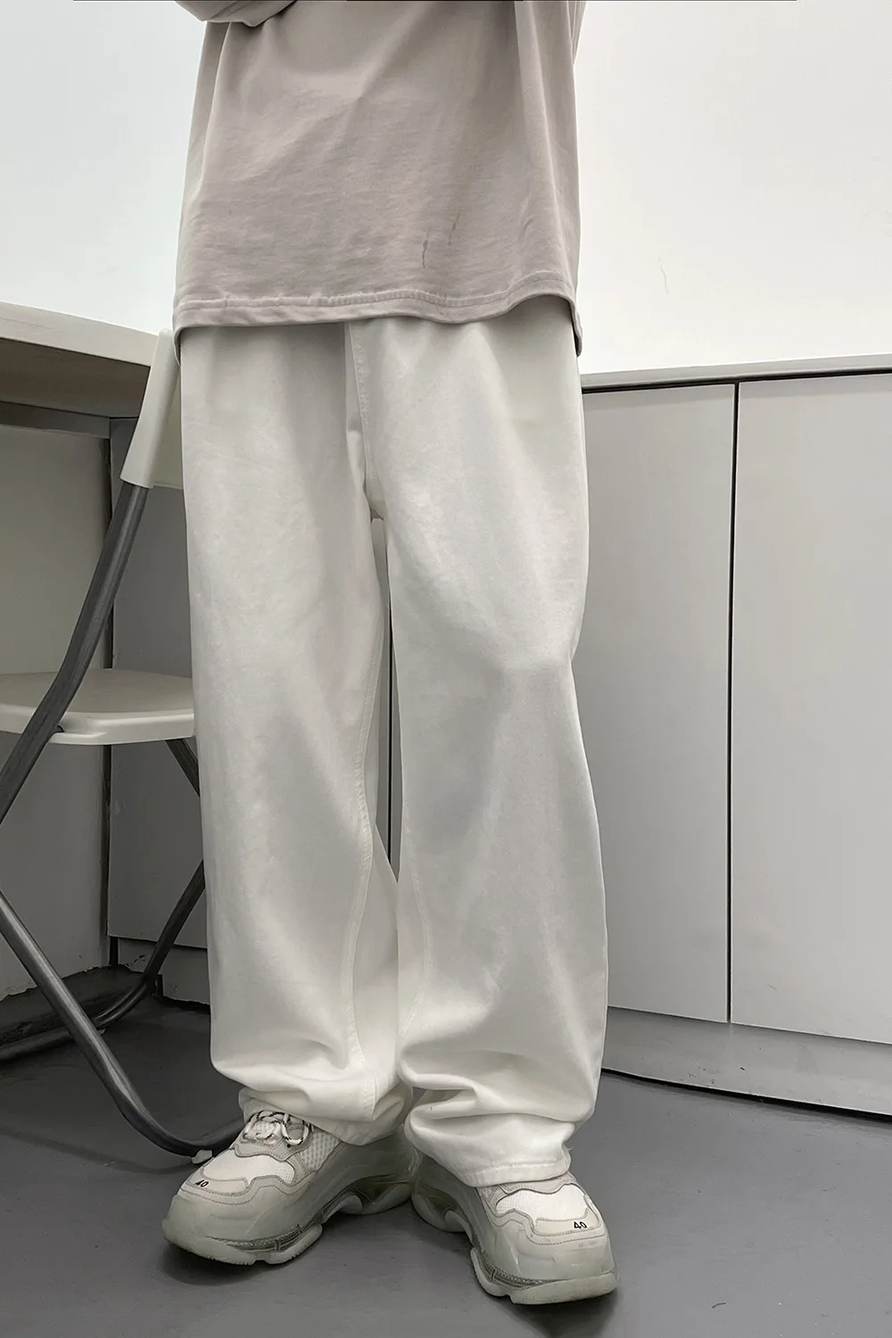2021 spring straight casual pants loose solid Korean fashion pants white hip hop trend sweeping pants men
2021 spring straight casual pants loose solid Korean fashion pants white hip hop trend sweeping pants men