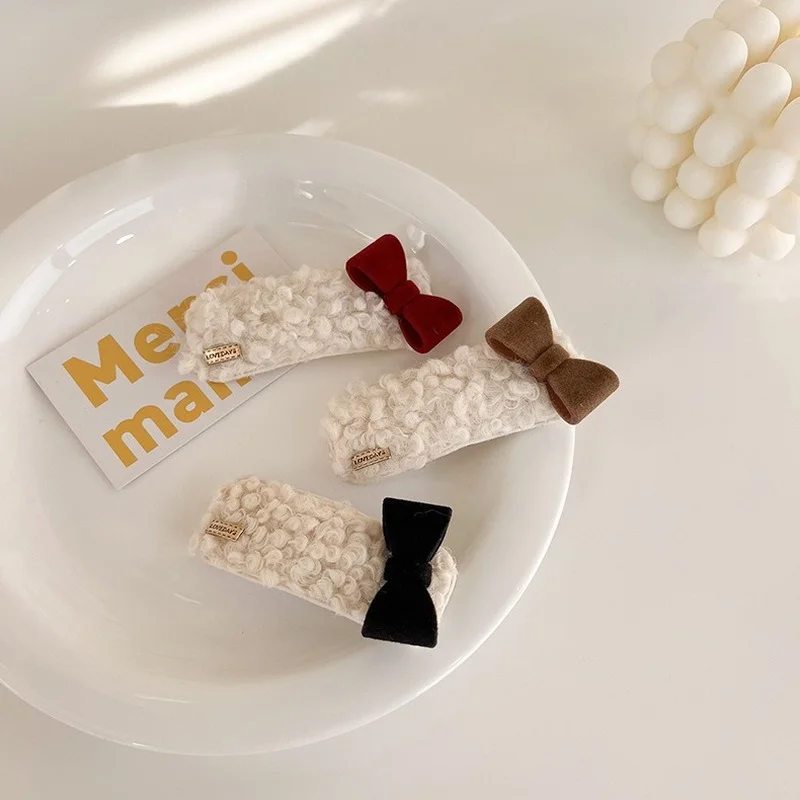U-Magical Korean Fashion White Lambswool Red Black Brown Bowknot Barrettes for Women Sweet Clip Hairpin Velour Hair Accessories
U-Magical Korean Fashion White Lambswool Red Black Brown Bowknot Barrettes for Women Sweet Clip Hairpin Velour Hair Accessories