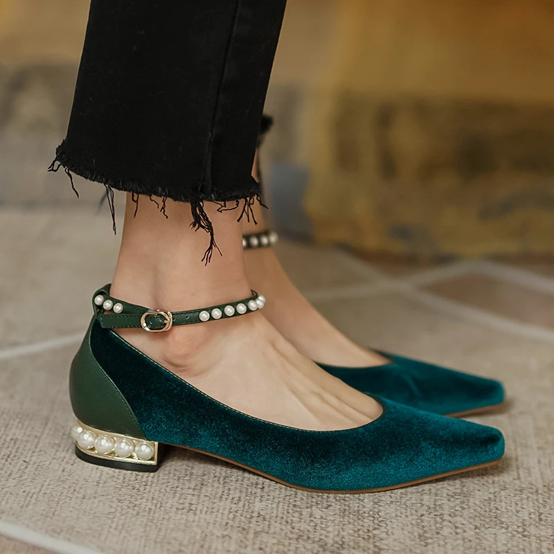 Women's genuine leather velvet ankle strap flats single shoes beading decoration pointed toe 2021 spring new casual daily shoes
Women's genuine leather velvet ankle strap flats single shoes beading decoration pointed toe 2021 spring new casual daily shoes