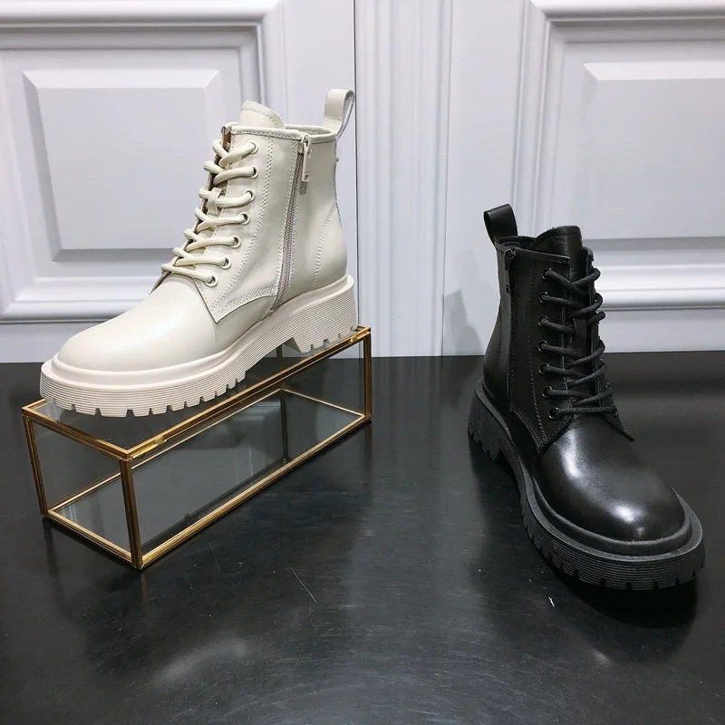 style thick 2020 winter new lace up casual British leather bottom short boots woman
style thick 2020 winter new lace up casual British leather bottom short boots woman