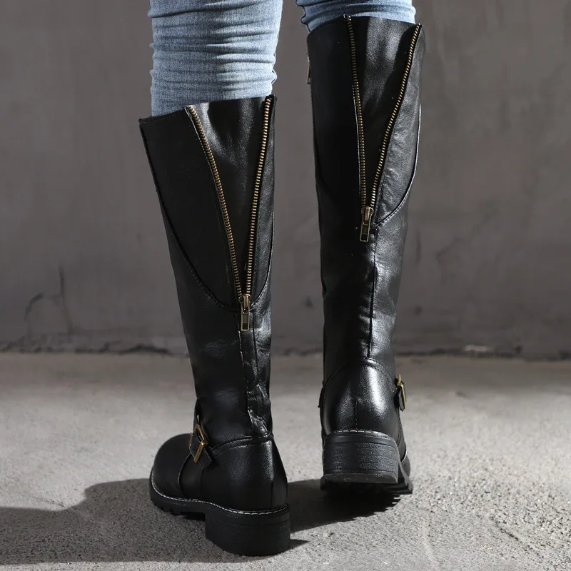 Женские высокие сапоги до колена модные на низком каблуке и квадратной платформе