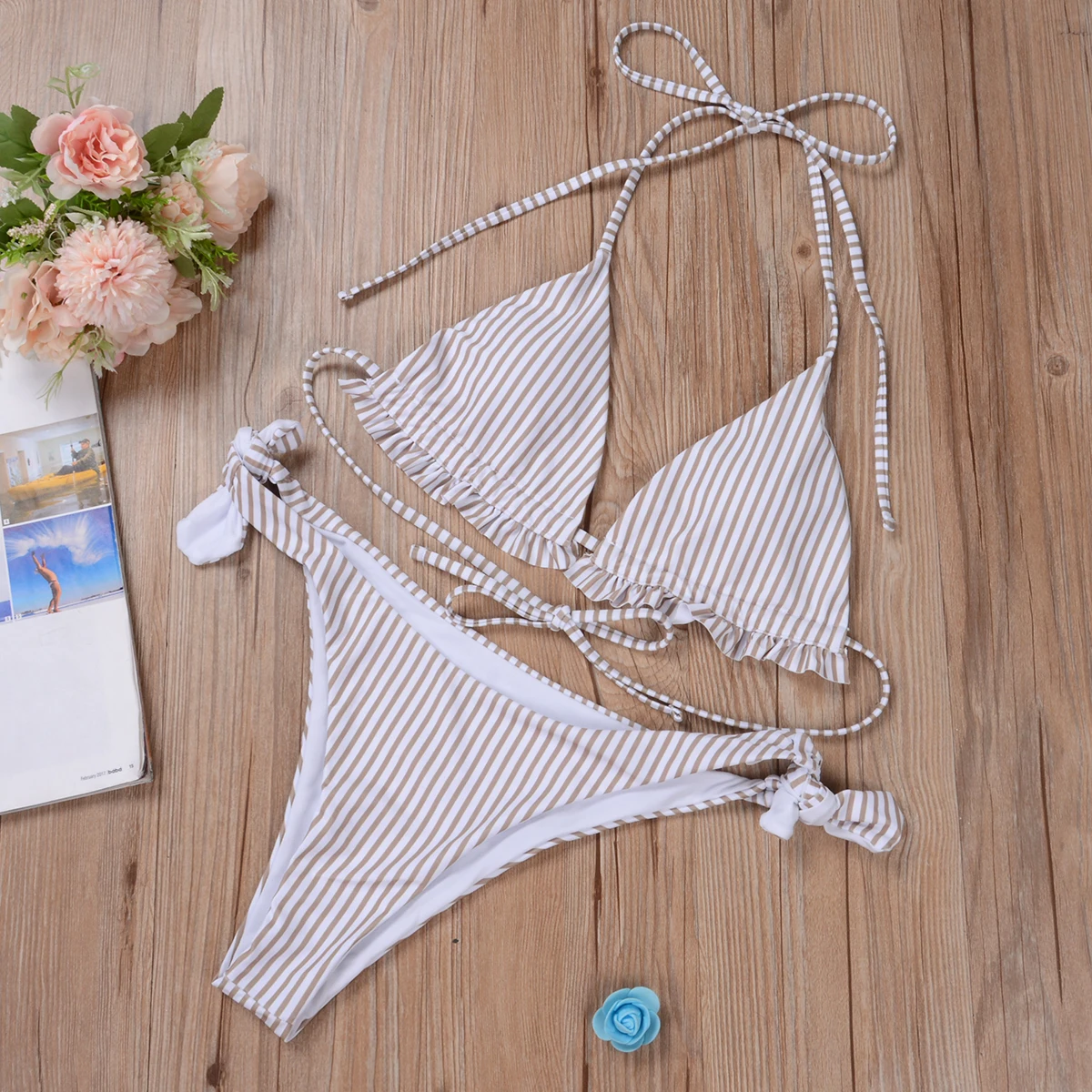 2020 Women New Striped Two-piece Bathing Suit Lace-up Halter Top Mid Waist Thong Swimming Suit Ladies Wire Free Swimwear
2020 Women New Striped Two-piece Bathing Suit Lace-up Halter Top Mid Waist Thong Swimming Suit Ladies Wire Free Swimwear