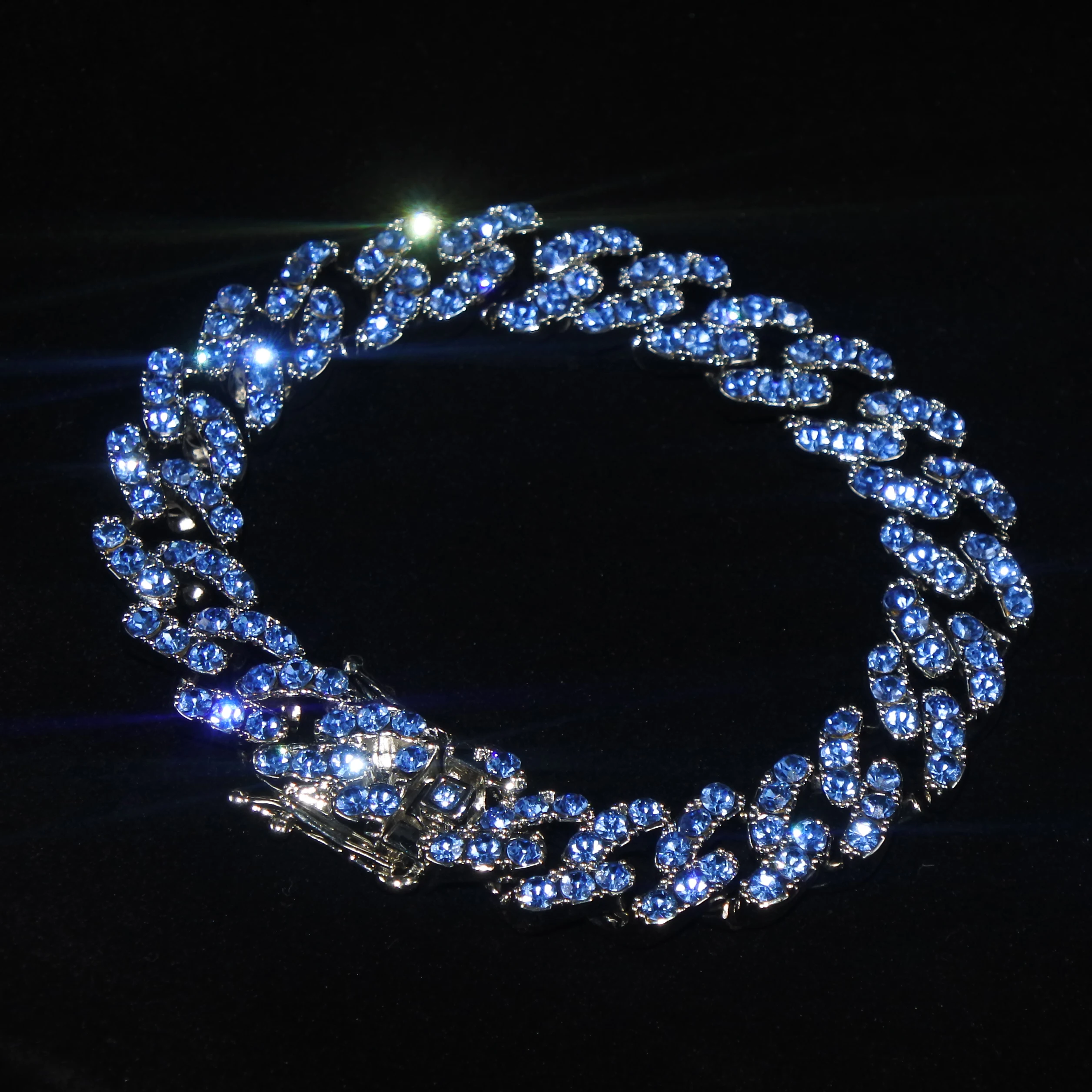 Cuban Link Chain Bracelet For Men Trend 12MM Blue Diamond Iced Out Hip Hop Jewelry Bracelets On Hand Men's Free Shipping Items
Cuban Link Chain Bracelet For Men Trend 12MM Blue Diamond Iced Out Hip Hop Jewelry Bracelets On Hand Men's Free Shipping Items