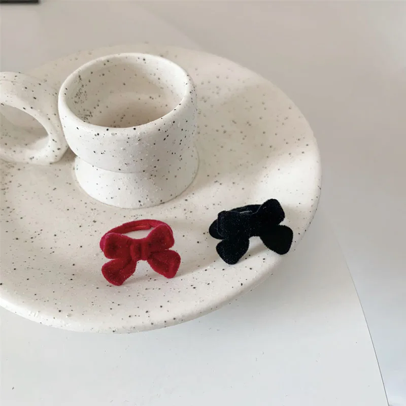 2022 Winter Vintage Flocking Bow Rings for Women Girls Kids Kawaii Geometric Adjustable Velvet Finger Rings Trend Jewelry Gift
2022 Winter Vintage Flocking Bow Rings for Women Girls Kids Kawaii Geometric Adjustable Velvet Finger Rings Trend Jewelry Gift
