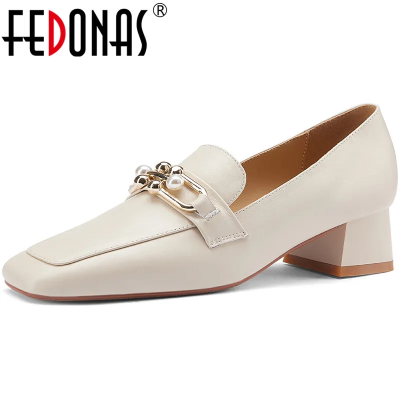 FEDONAS Sweet Wedding Shoes Woman Heels Fashion Women Newest Pearl Decoration Chunky Heels Pumps Genuine Leather Women Shoes
FEDONAS Sweet Wedding Shoes Woman Heels Fashion Women Newest Pearl Decoration Chunky Heels Pumps Genuine Leather Women Shoes