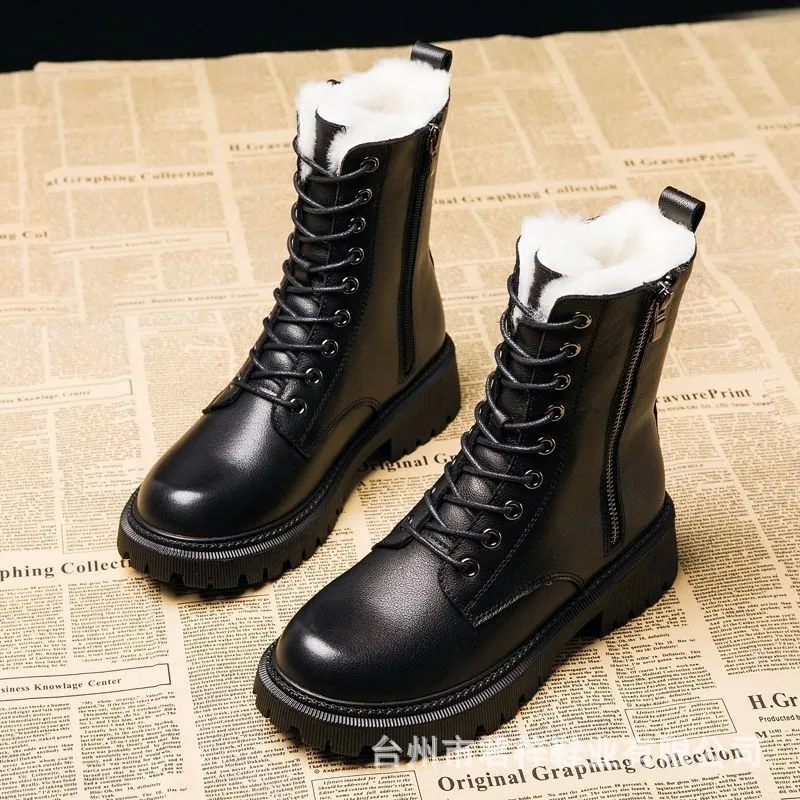 2022 High Quality Pu Leather girl Mid-calf Boots Rubber Fashion Waterproof Ladies Platform Boots Solid Children Flat Boots
2022 High Quality Pu Leather girl Mid-calf Boots Rubber Fashion Waterproof Ladies Platform Boots Solid Children Flat Boots