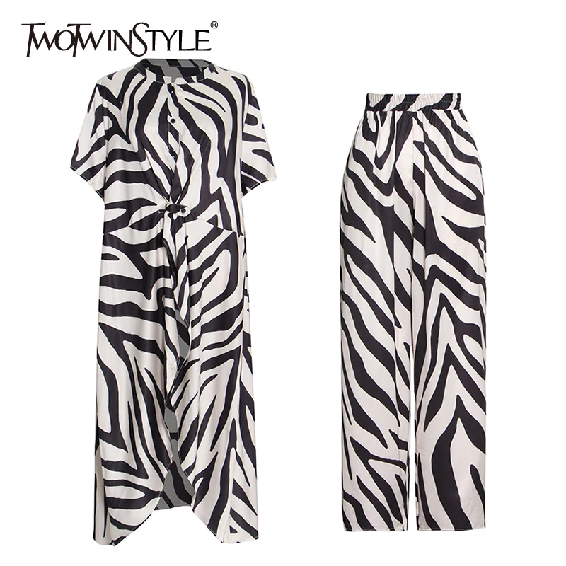 TWOTWINSTYLE Striped Colorblock Sets For Women Stand Collar Short Sleeve Fold Pleated Top High Waist Loose Pant Female 2021 New
TWOTWINSTYLE Striped Colorblock Sets For Women Stand Collar Short Sleeve Fold Pleated Top High Waist Loose Pant Female 2021 New
