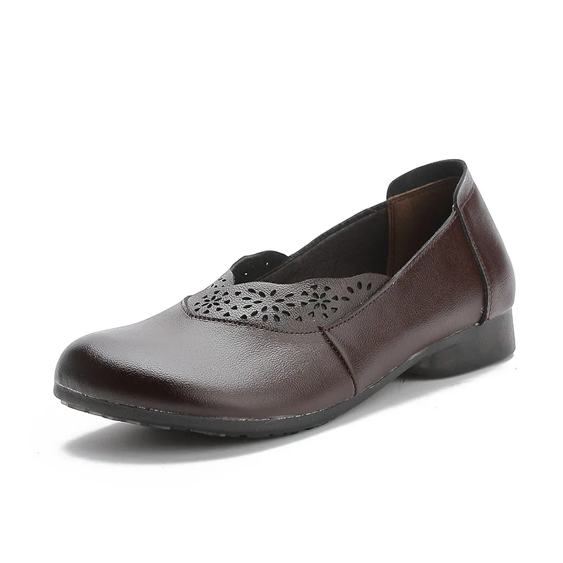 Spring and summer new soft-sole leather shoes comfortable shallow flat-sole women's single-size dancing shoes mom shoes
Spring and summer new soft-sole leather shoes comfortable shallow flat-sole women's single-size dancing shoes mom shoes