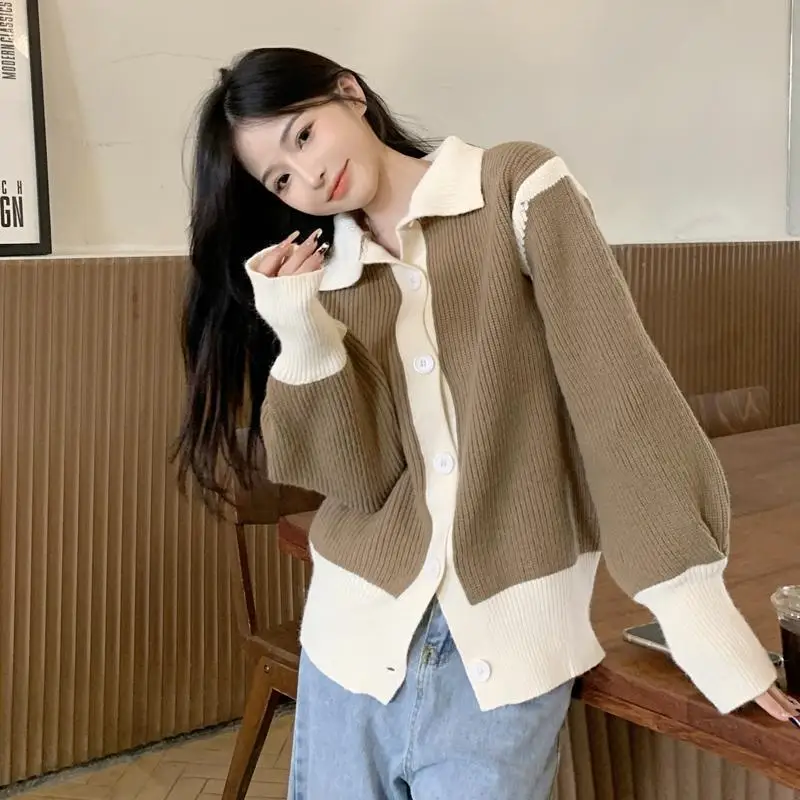 Retro Casual High Collar Hit Color Casual Solid Color Wild Stitching Cardigan Sweater Plus Velvet Thick Thick Warm Top 
Retro Casual High Collar Hit Color Casual Solid Color Wild Stitching Cardigan Sweater Plus Velvet Thick Thick Warm Top