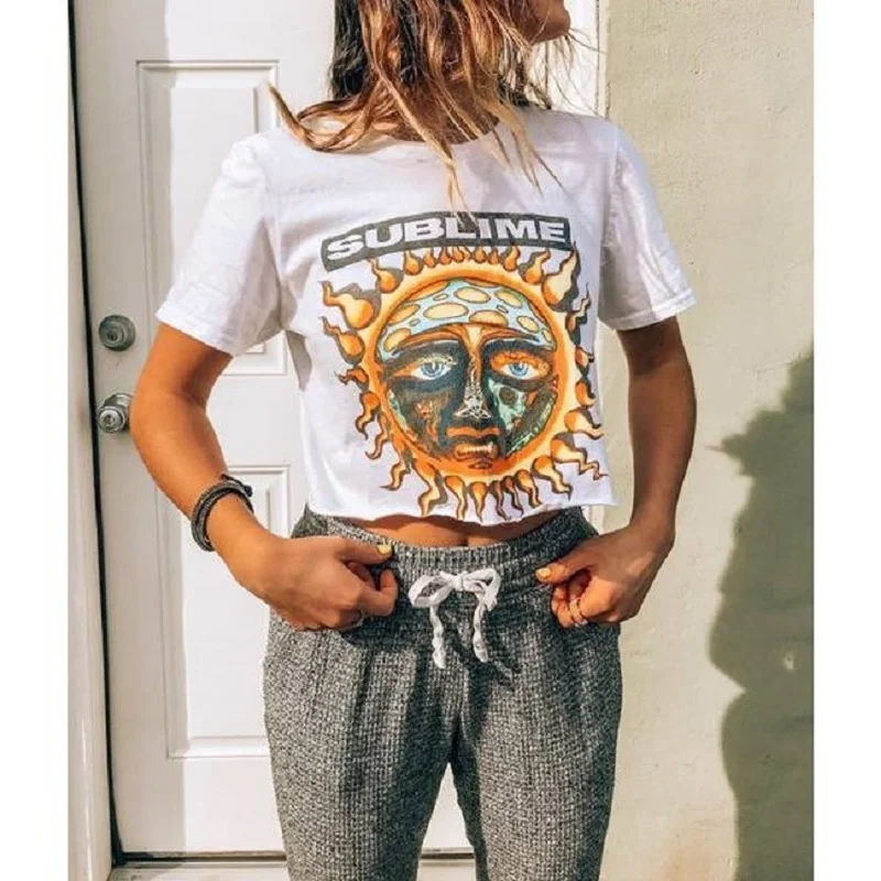 Vintage White Sun Face Print Loose Crop Top T Shirt for Women O Neck Short Sleeve Casual Sexy Lady 2021Summer Plus Size T Shirts
Vintage White Sun Face Print Loose Crop Top T Shirt for Women O Neck Short Sleeve Casual Sexy Lady 2021Summer Plus Size T Shirts