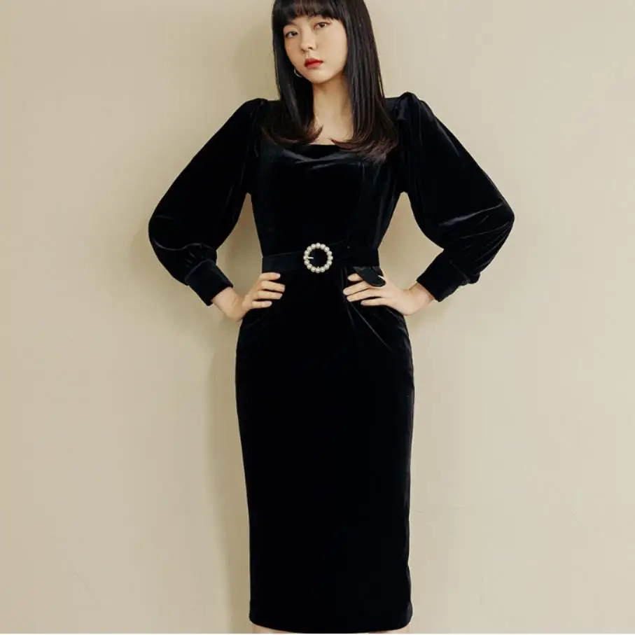 vintage French style elegant velvet dress women square collar autumn puff sleeve Belted Fashion Ladies dress
vintage French style elegant velvet dress women square collar autumn puff sleeve Belted Fashion Ladies dress