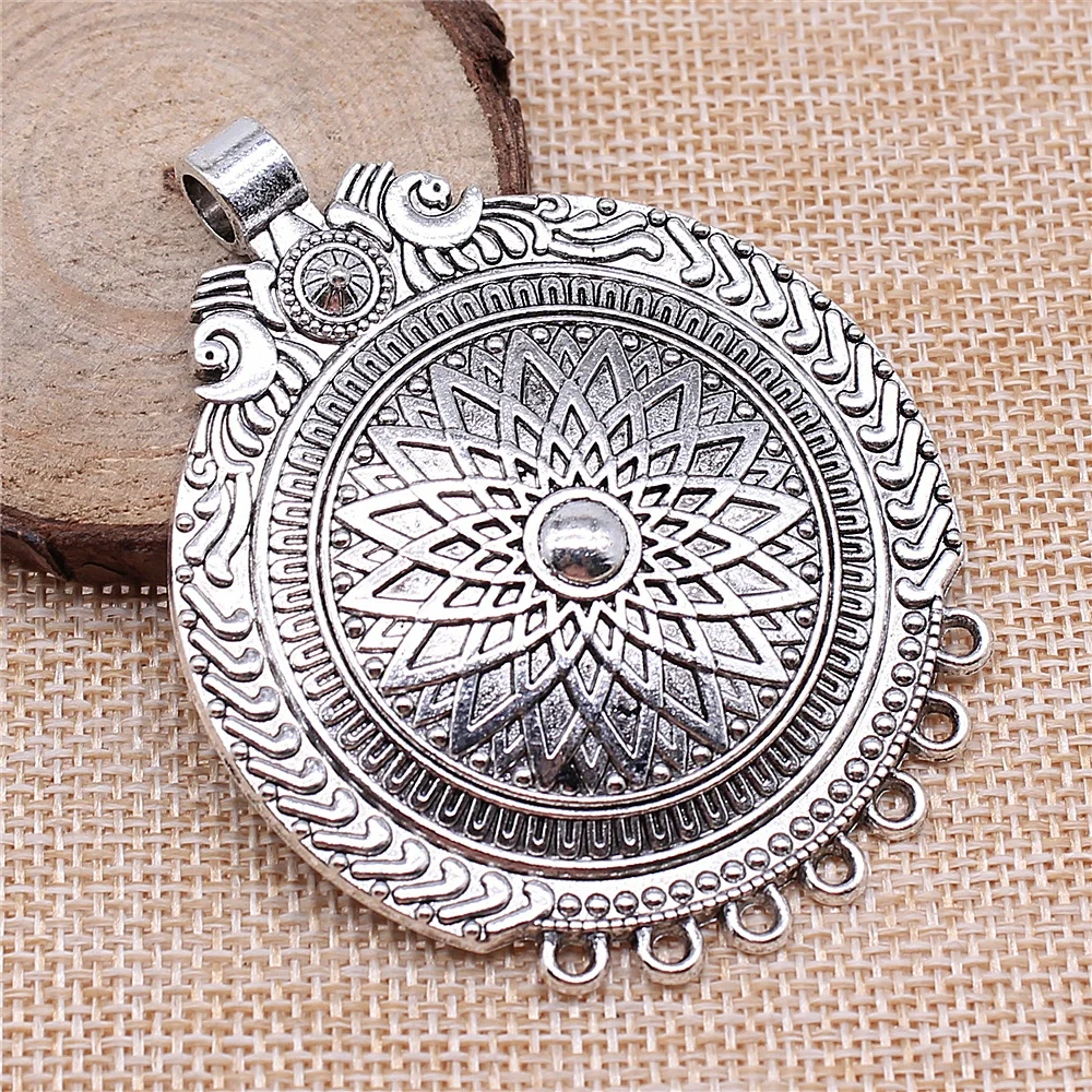 1Pcs 57x71mm Antique Silver Color Carved Large Round Wafer Charms For DIY Jewelry Making DIY Handmade Jewelry
1Pcs 57x71mm Antique Silver Color Carved Large Round Wafer Charms For DIY Jewelry Making DIY Handmade Jewelry
