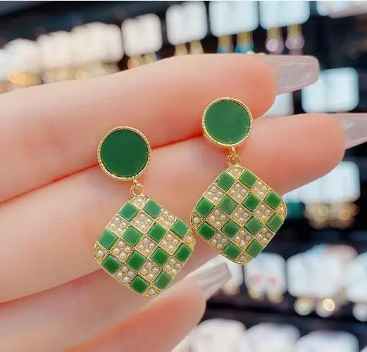 free shipping Hot sell styles 925 silver needle Green checkerboard zircon crystal Earring accessories earrings fine jewelr
free shipping Hot sell styles 925 silver needle Green checkerboard zircon crystal Earring accessories earrings fine jewelr