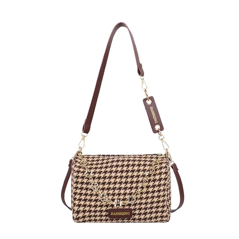 Women bag tide of new fund of 2021 autumn winters is take the small square grid bag fashion sense single shoulder bag
Women bag tide of new fund of 2021 autumn winters is take the small square grid bag fashion sense single shoulder bag
