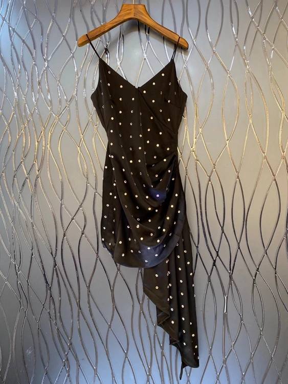 2021 spring and summer new women's fashion heavy industry ironing diamond decoration irregular slanting off shoulder dress 327
2021 spring and summer new women's fashion heavy industry ironing diamond decoration irregular slanting off shoulder dress 327