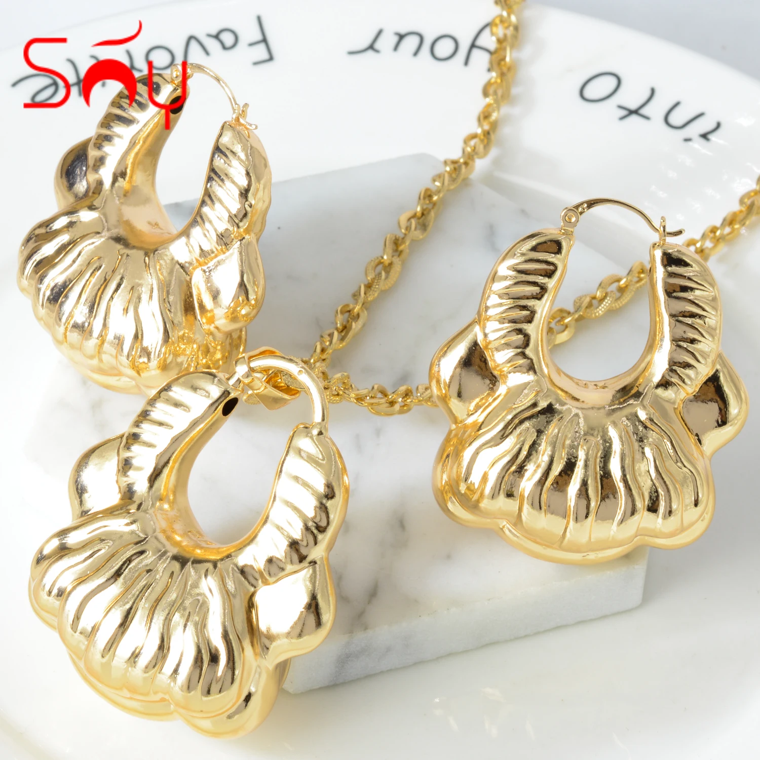 Sunny Jewelry New Fashion Copper Jewelry Sets For Women Earrings Pendent Large Light Style For Wedding Party Gifts Trendy Sets
Sunny Jewelry New Fashion Copper Jewelry Sets For Women Earrings Pendent Large Light Style For Wedding Party Gifts Trendy Sets