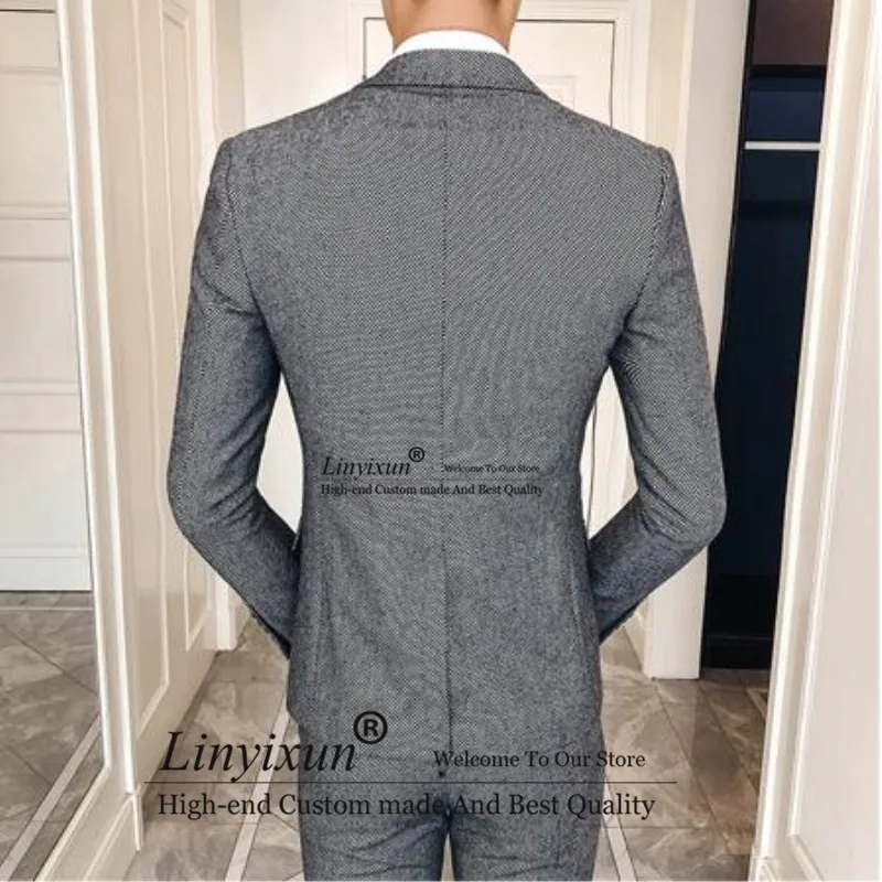 2020 New Men's Suit 3 Piece Custom Size Wool and Polyester Twill Men Grey Jacket with Vest and Pants High Quality costume homme 
2020 New Men's Suit 3 Piece Custom Size Wool and Polyester Twill Men Grey Jacket with Vest and Pants High Quality costume homme