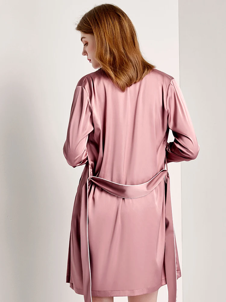 Summer Viscose Fiber Women's Nightgown Summer Thin Silk Strap Sexy Pajamas Hot Can Be Worn outside Spring and Autumn Leisure
Summer Viscose Fiber Women's Nightgown Summer Thin Silk Strap Sexy Pajamas Hot Can Be Worn outside Spring and Autumn Leisure