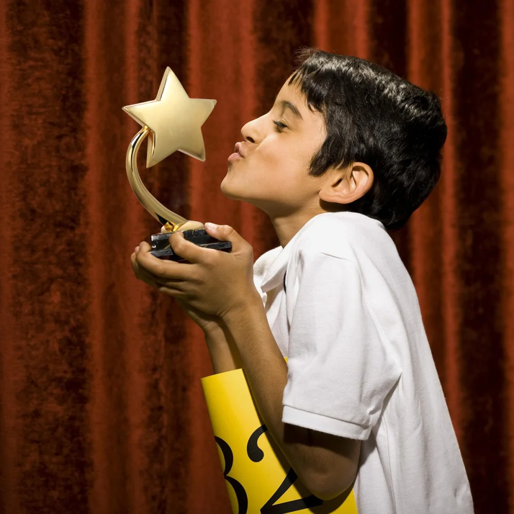 1PC Golden Star Design Award Trophy Resin Reward Prizes Decor Gift Awards Trophy with Black Base for Sports Competition Games
1PC Golden Star Design Award Trophy Resin Reward Prizes Decor Gift Awards Trophy with Black Base for Sports Competition Games