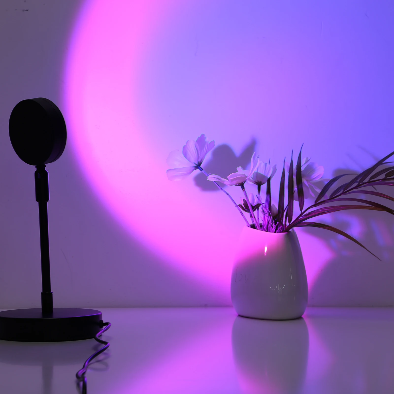 RGB Sunset Lamp Projector Light Rainbow Projection Lighting Atmosphere Led Light For Home Bedroom Shop Background Wall Decora
RGB Sunset Lamp Projector Light Rainbow Projection Lighting Atmosphere Led Light For Home Bedroom Shop Background Wall Decora