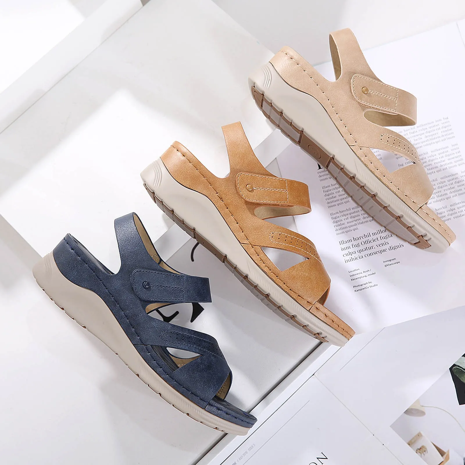 Women's Non-slip Wild Soft Bottom Sandals Shoes 2021 New Fashion Summer Breathable Thick-soled Outdoor Leisure Sandals Plus Size
Women's Non-slip Wild Soft Bottom Sandals Shoes 2021 New Fashion Summer Breathable Thick-soled Outdoor Leisure Sandals Plus Size