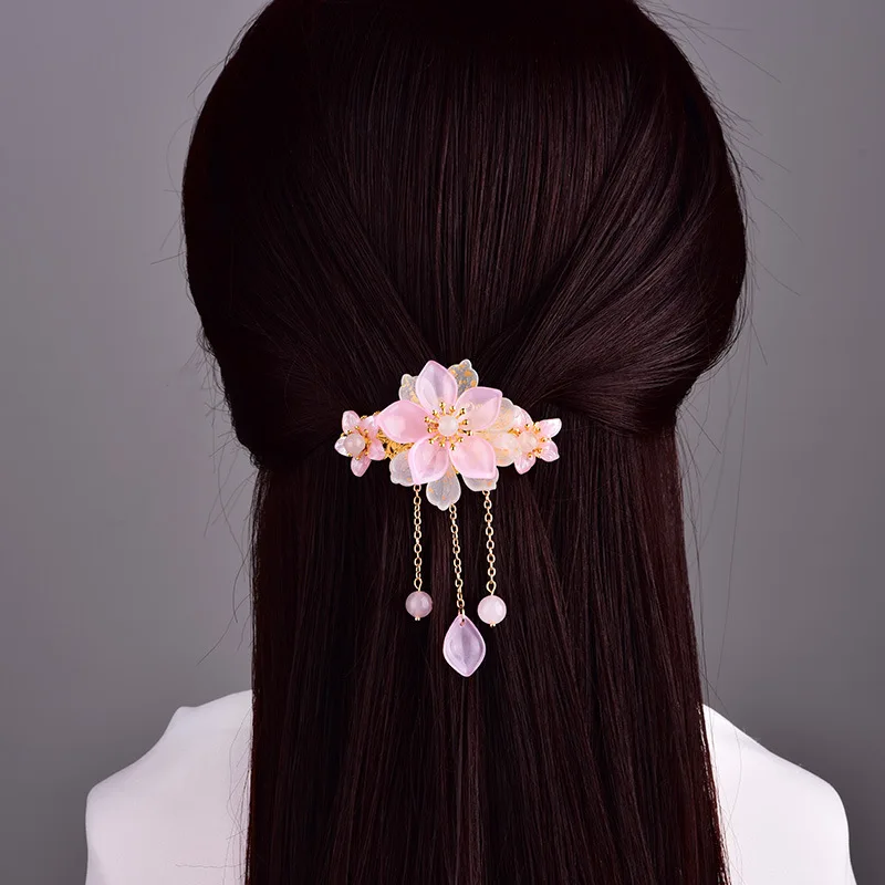 Temperamental Retro Coloured Glaze Flower Hair Jewelry Elegant Exquisite Alloy Tassel Powder Crystal Pendant Hairpins
Temperamental Retro Coloured Glaze Flower Hair Jewelry Elegant Exquisite Alloy Tassel Powder Crystal Pendant Hairpins