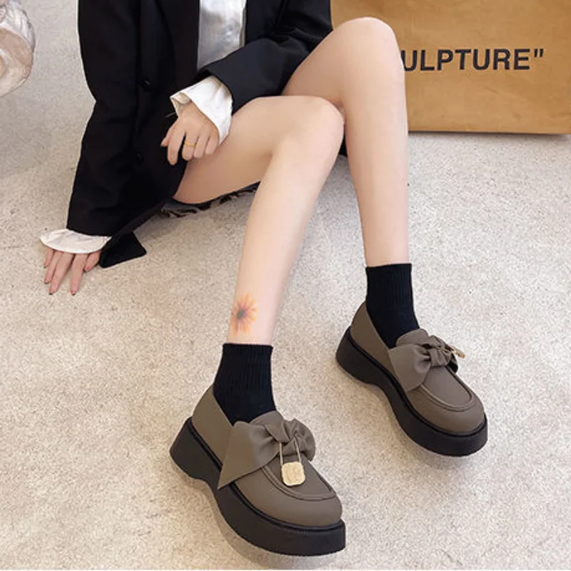 Autumn Women's Lolita Shoes Mary Jane Shoes Thick Heel Non-slip Loafers Leather Shoes Outdoor Non-slip Comfortable Casual Shoes
Autumn Women's Lolita Shoes Mary Jane Shoes Thick Heel Non-slip Loafers Leather Shoes Outdoor Non-slip Comfortable Casual Shoes