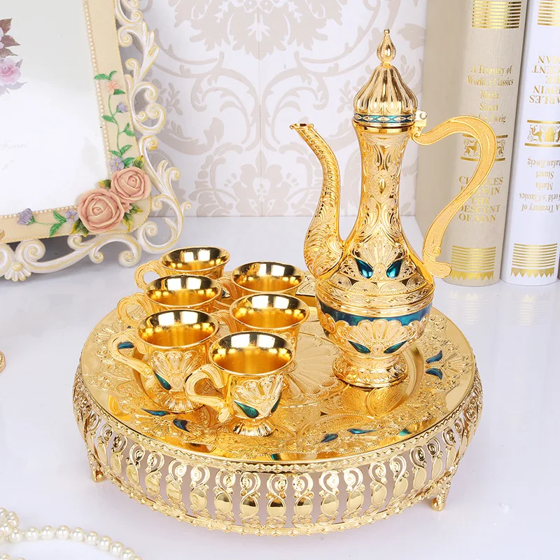 Metal Coffee Set Wine Set European Tea Set Retro Creative Hotel/ Home Room Table Decoration 1 set= 1 plate+ 1 pot +6 cups
Metal Coffee Set Wine Set European Tea Set Retro Creative Hotel/ Home Room Table Decoration 1 set= 1 plate+ 1 pot +6 cups