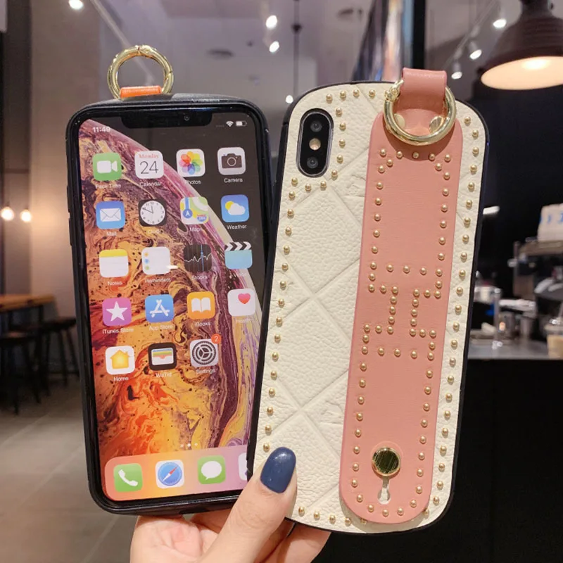 Real Leather Phone Case with Wistbrand For XR XS MAX 6 6S 7 8 NEW Rivet Plus First Layer Case with Stander Function Back Cover
Real Leather Phone Case with Wistbrand For XR XS MAX 6 6S 7 8 NEW Rivet Plus First Layer Case with Stander Function Back Cover