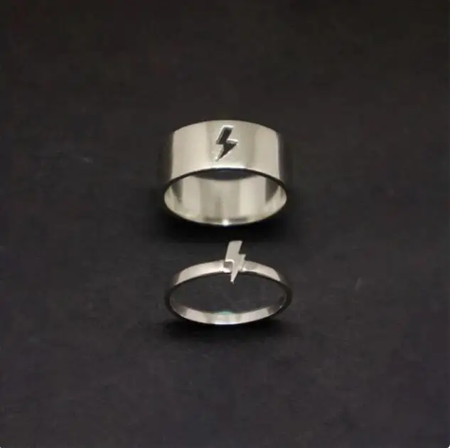 Men Women's Silver Color Hollow Lightning Rings Simple Couple Rings Set Lover's Jewelry Engagement Ring Wedding Party Jewelry
Men Women's Silver Color Hollow Lightning Rings Simple Couple Rings Set Lover's Jewelry Engagement Ring Wedding Party Jewelry