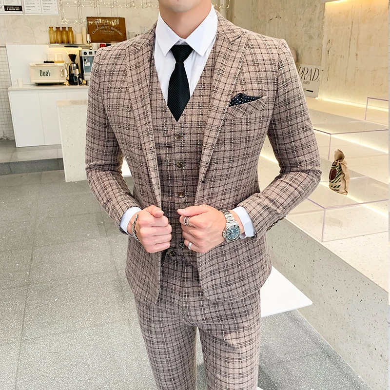 2021 Slim Fit Male Blazer Wedding Groom Tuxedos Men Suit Beige grid Mens Business Suits Three Piece Jacket Pants Vest size S-5XL
2021 Slim Fit Male Blazer Wedding Groom Tuxedos Men Suit Beige grid Mens Business Suits Three Piece Jacket Pants Vest size S-5XL