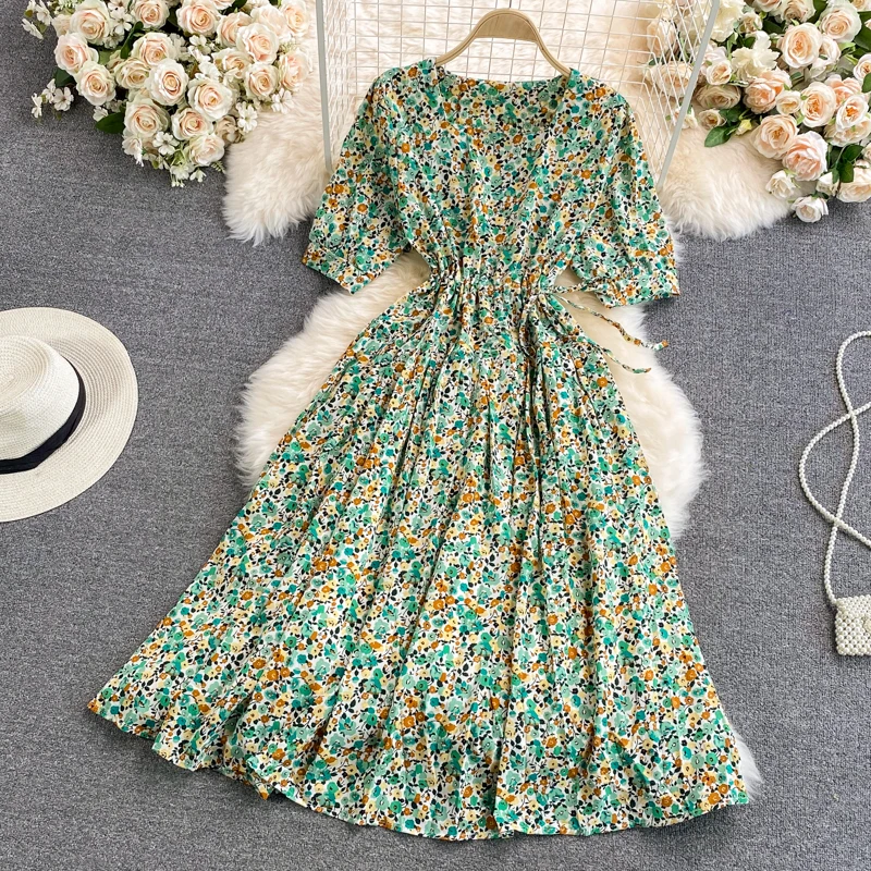 2021 New Summer Women Square Collar Puff Sleeve Slim Long Dress Korean Fashion Sweet Chiffon Floral Vacation Dress 
2021 New Summer Women Square Collar Puff Sleeve Slim Long Dress Korean Fashion Sweet Chiffon Floral Vacation Dress