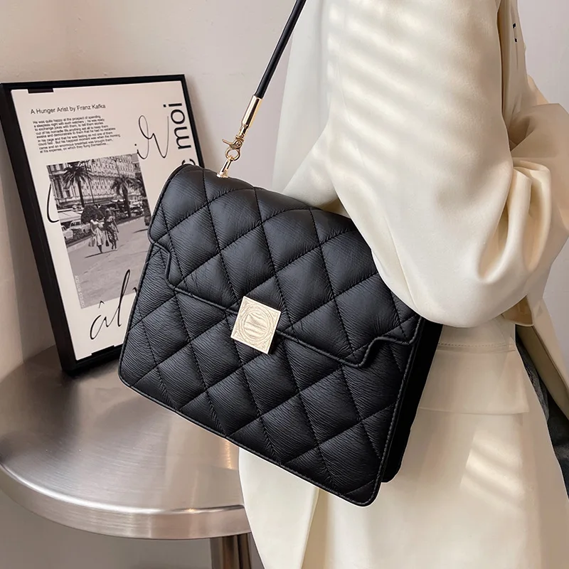 Textured Bags Shoulder Women's Bags 2021 Winter New Wild Messenger Bag Fashion Commuter Bags Shoulder Underarm Bags
Textured Bags Shoulder Women's Bags 2021 Winter New Wild Messenger Bag Fashion Commuter Bags Shoulder Underarm Bags