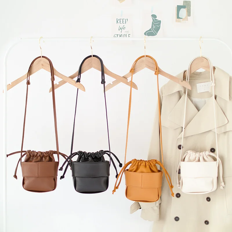 Women Messenger Bags Leather Casual Tassel Handbags Female Designer Bag Vintage Big Size Tote Shoulder Bag High Quality bolsos 
Women Messenger Bags Leather Casual Tassel Handbags Female Designer Bag Vintage Big Size Tote Shoulder Bag High Quality bolsos