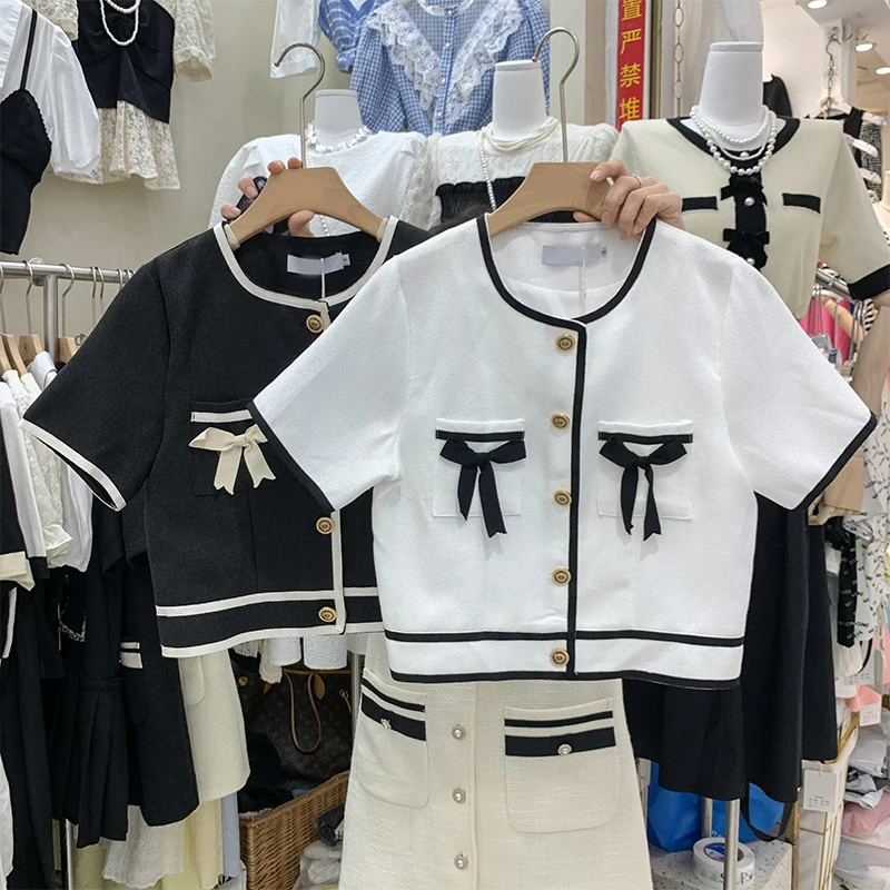 2021 new Summer Fashion Women Clothes O-neck Patchwork Bow Black Thin Outwear Elegant Single-breasted Short Sleeve Jacket Coat
2021 new Summer Fashion Women Clothes O-neck Patchwork Bow Black Thin Outwear Elegant Single-breasted Short Sleeve Jacket Coat