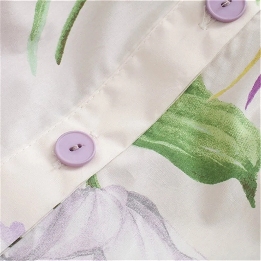 2020 autumn women's new lapel short-sleeved slim slimming with belt stitching and buttoned printed shirt dress
2020 autumn women's new lapel short-sleeved slim slimming with belt stitching and buttoned printed shirt dress